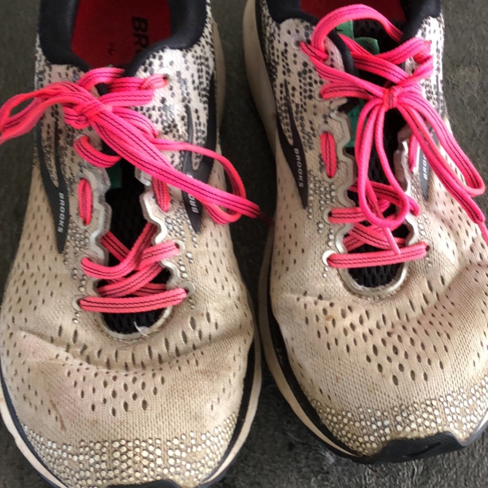 Brooks Ghost size 11.5 women
